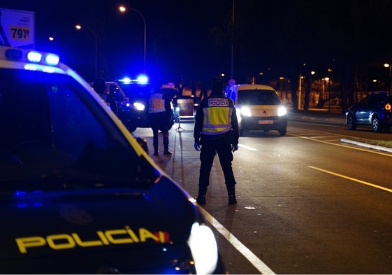 Un control nocturno de la Policía ajeno a esta información.