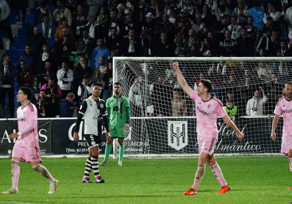 Lozano celebra su gol ante Unionistas.