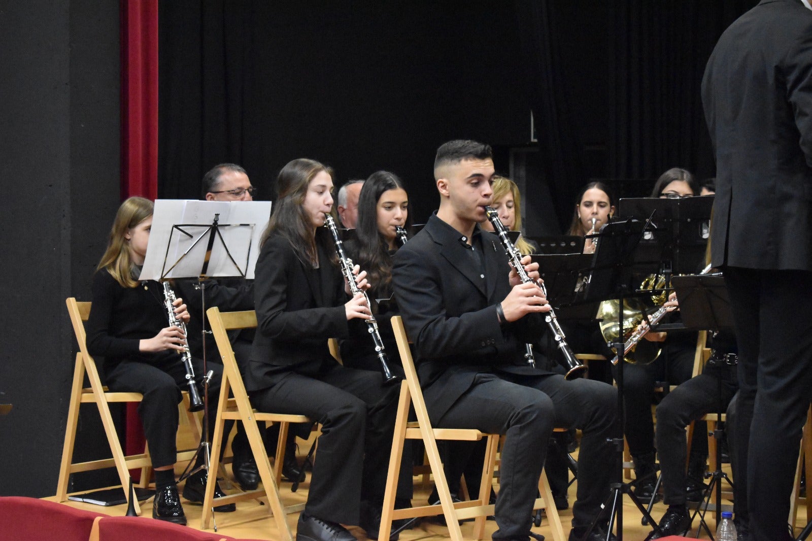 La Banda de Música de Villamayor seduce al público con el cine como protagonista