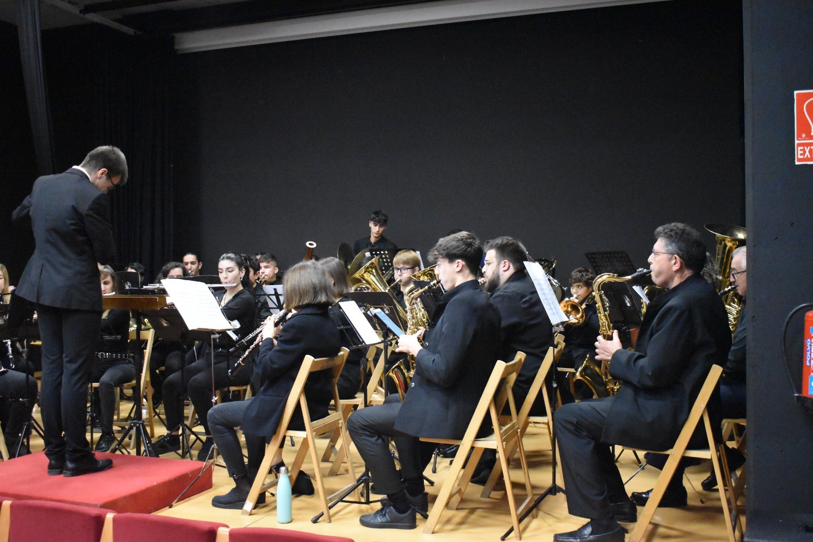 La Banda de Música de Villamayor seduce al público con el cine como protagonista