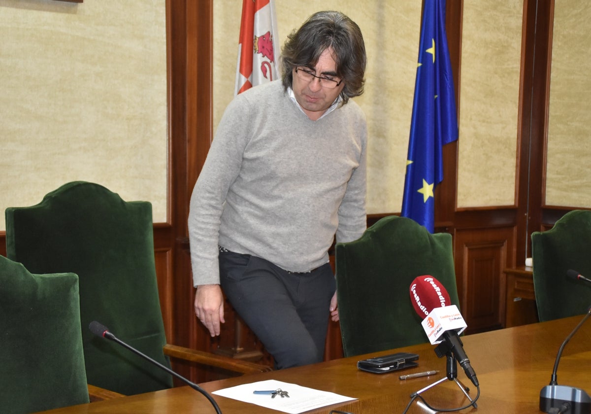 Imagen del alcalde de Béjar, Luis Francisco Martín, esta tarde en el Ayuntamiento de Béjar.