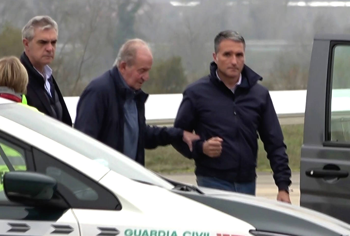 El Rey Juan Carlos, pillado en Vitoria antes de llegar a Sanxenxo