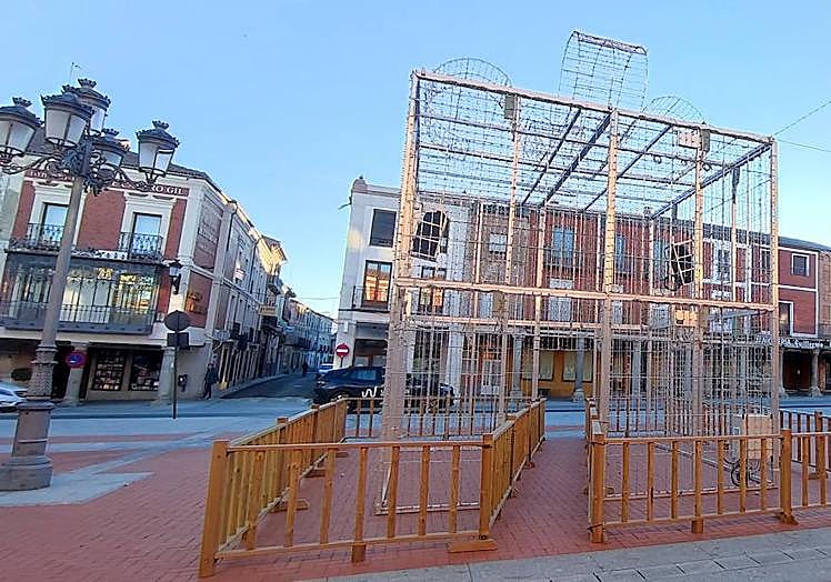 En la plaza de la Constitución de Peñaranda espera el gran regalo que ofrecerá un espectáculo de luz y sonido con frecuencia programada.