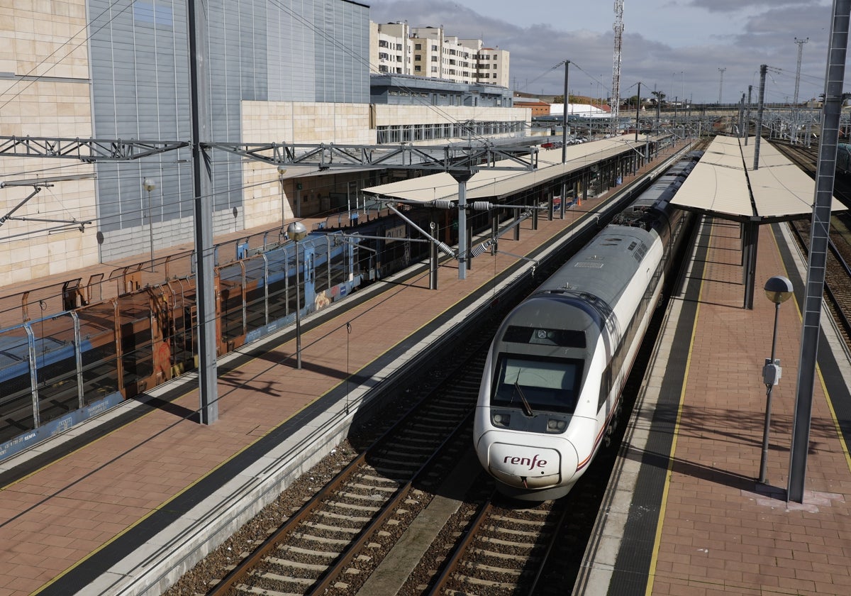 Alvia, en la estación de Salamanca.