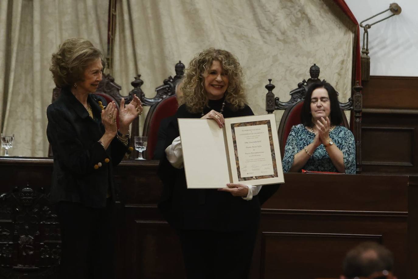 La Reina Sofía y Yolanda Díaz, presentes en el Paraninfo de Salamanca