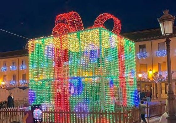 Caja mágica el año pasado situada en Palencia, este año lucirá en Peñaranda de Bracamonte.