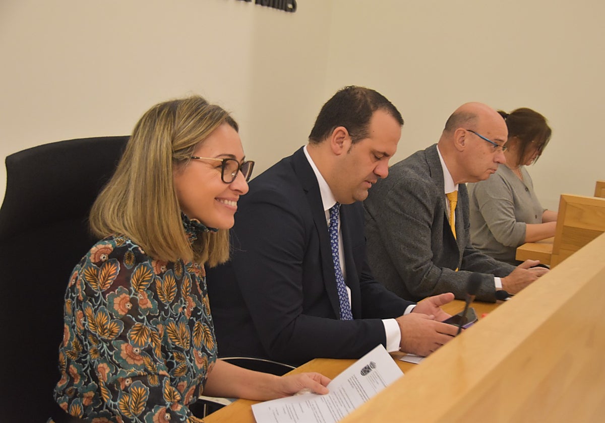 Marta Labrador, David Mingo y Jesús Hernández, en la sesión plenaria.