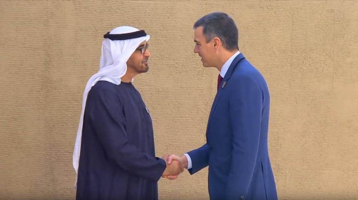 Pedro Sánchez y el presidente de Emiratos Árabes Unidos se encuentran en Dubai