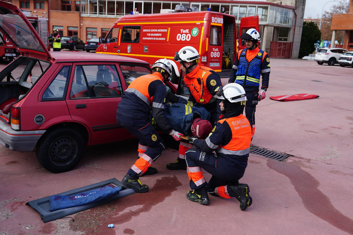 Cómo actuar ante un accidente en el que hay un coche eléctrico involucrado