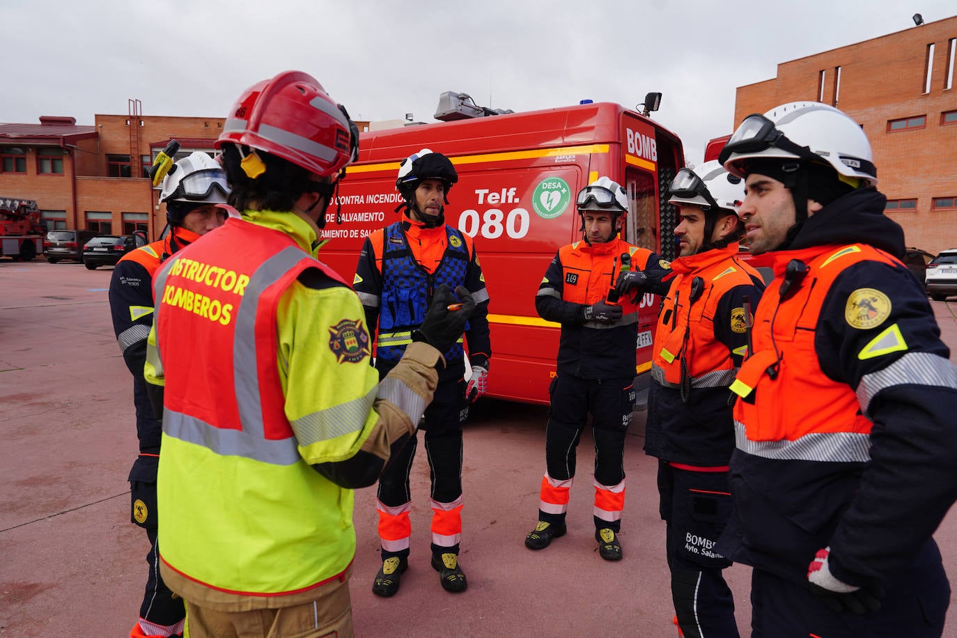 Cómo actuar ante un accidente en el que hay un coche eléctrico involucrado