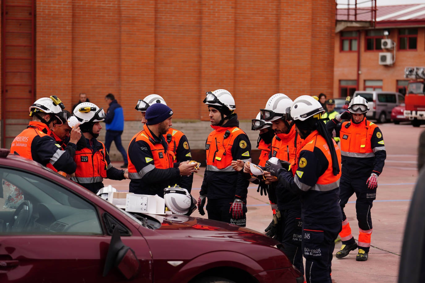 Cómo actuar ante un accidente en el que hay un coche eléctrico involucrado