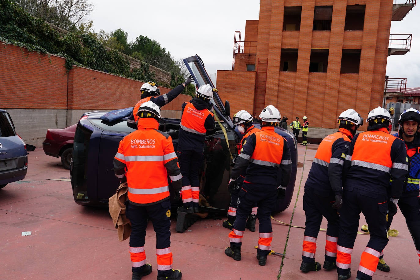 Cómo actuar ante un accidente en el que hay un coche eléctrico involucrado