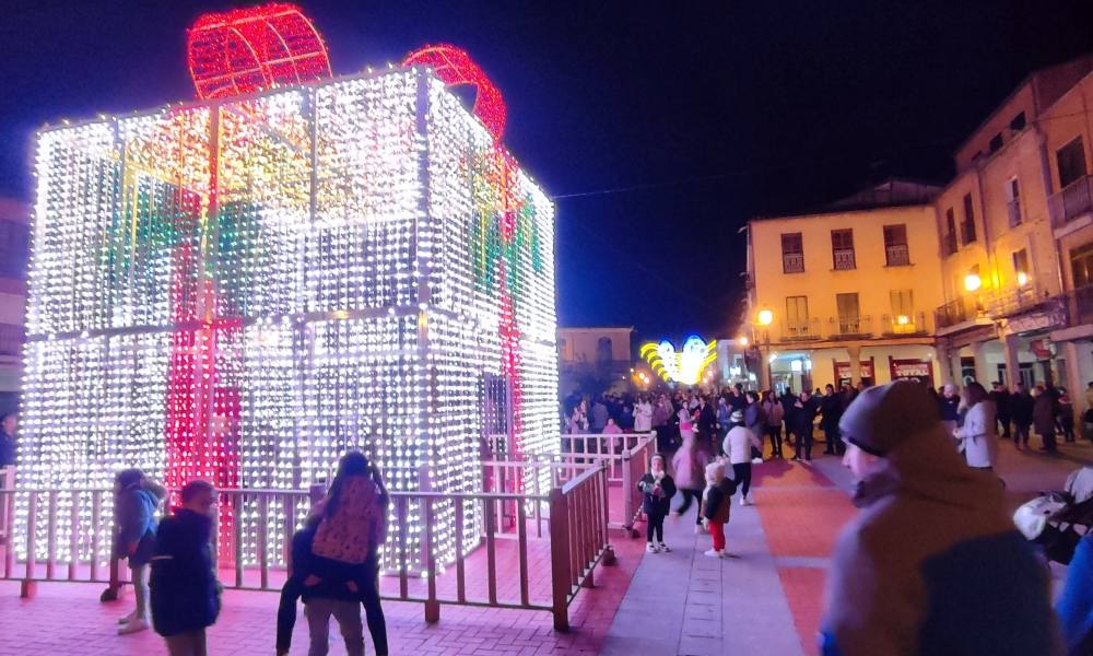 Peñaranda se llena de luz, sonido e ilusión navideña