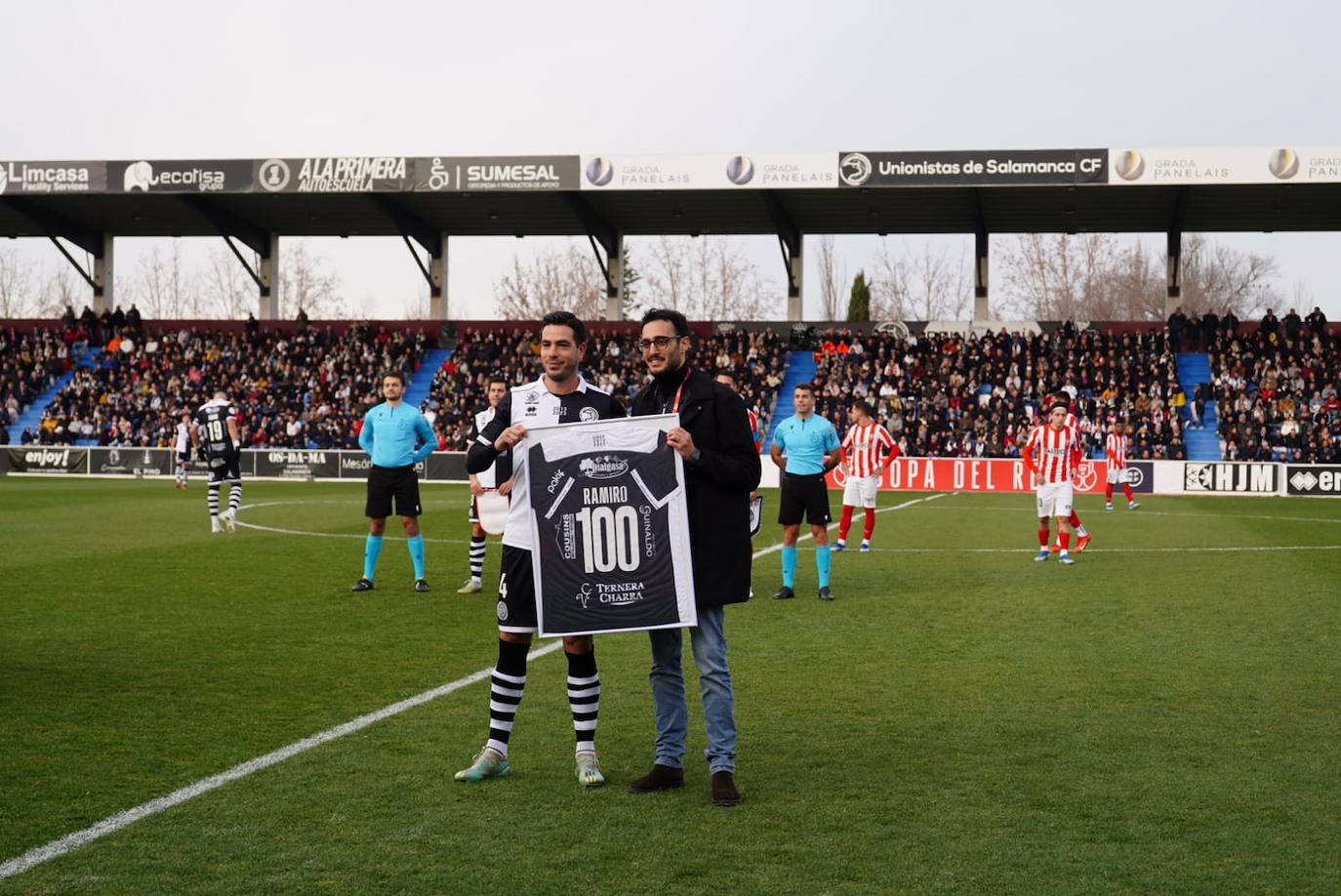 Las mejores imágenes del partido entre Unionistas y el Sporting de Gijón