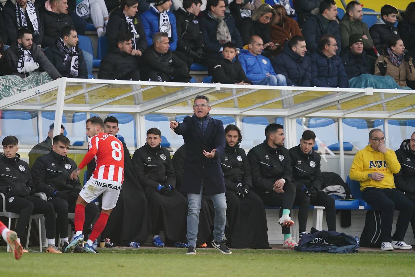 Las mejores imágenes del partido entre Unionistas y el Sporting de Gijón