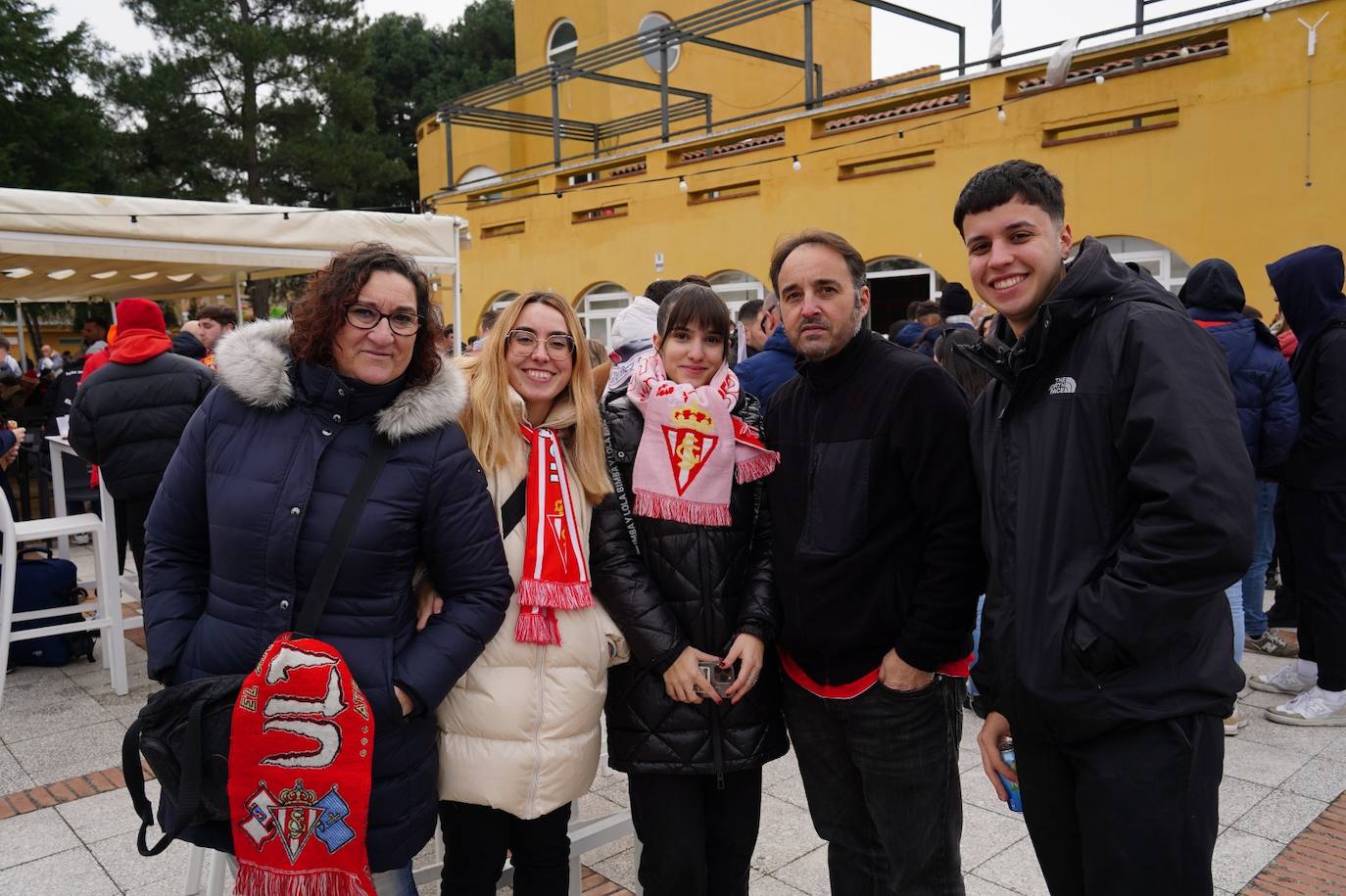 Gran ambiente previo al partido de Copa entre Unionistas y Sporting