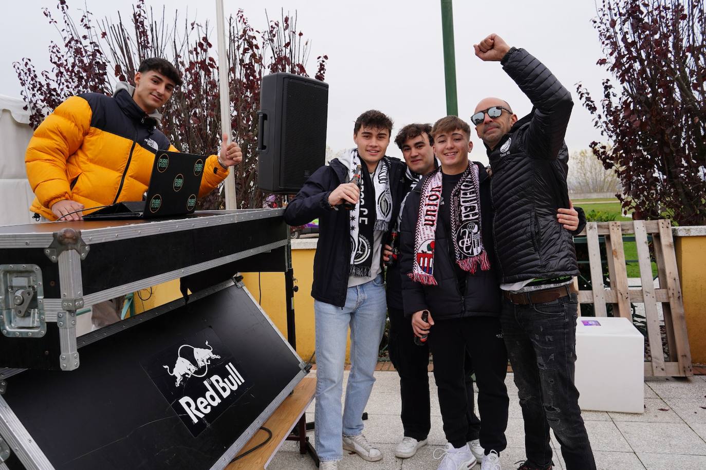 Gran ambiente previo al partido de Copa entre Unionistas y Sporting