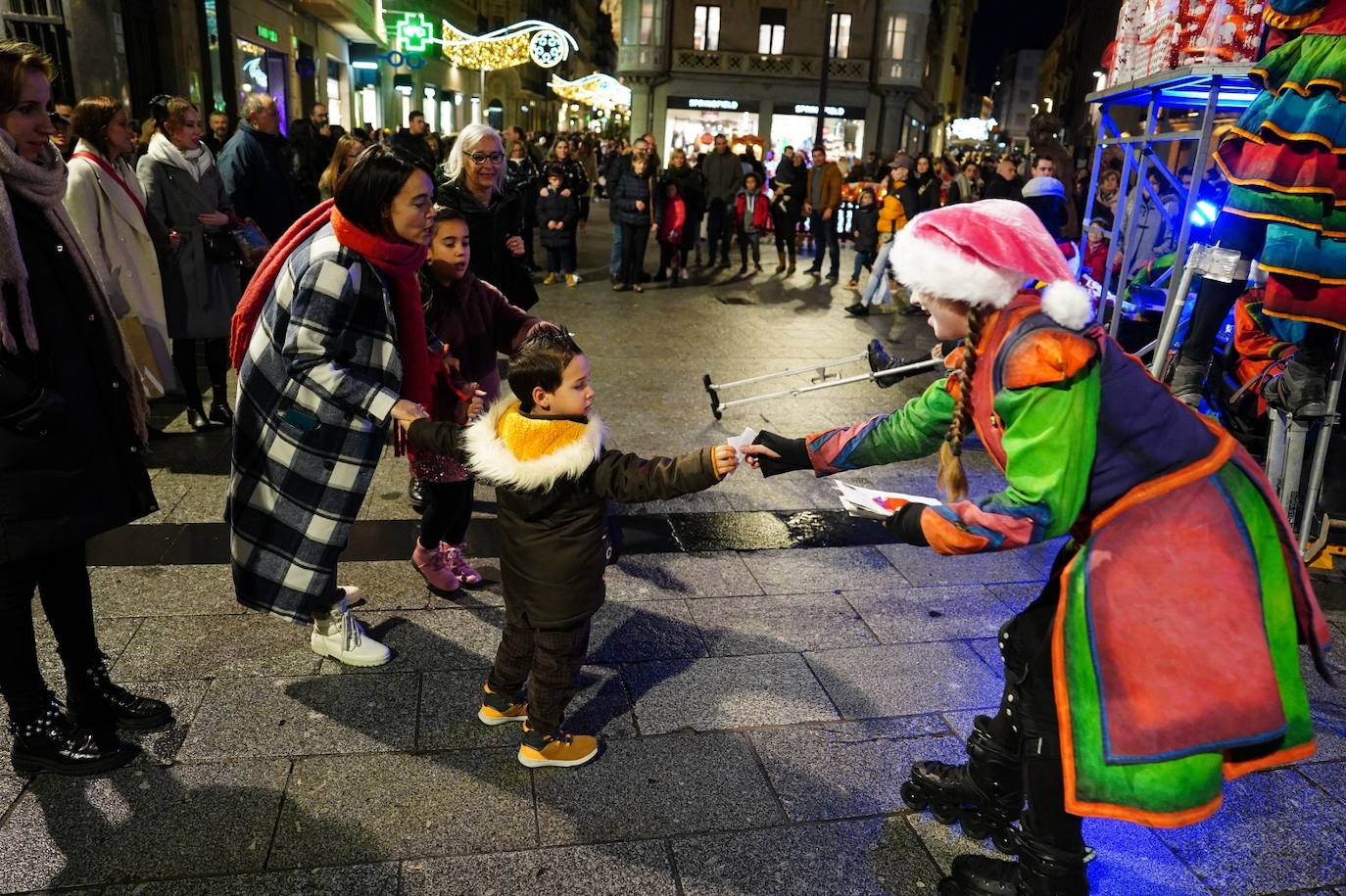 La aparición de los Carteros de Navidad en Salamanca, en imágenes