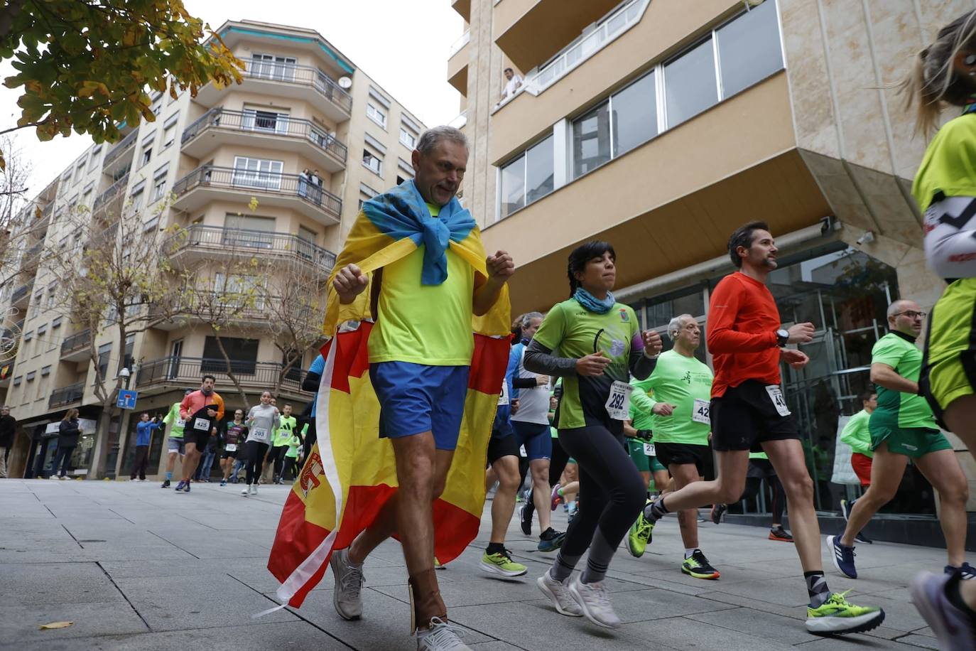 Ambientazo en las calles con la V Carrera Popular &#039;Corre con tu médico&#039;