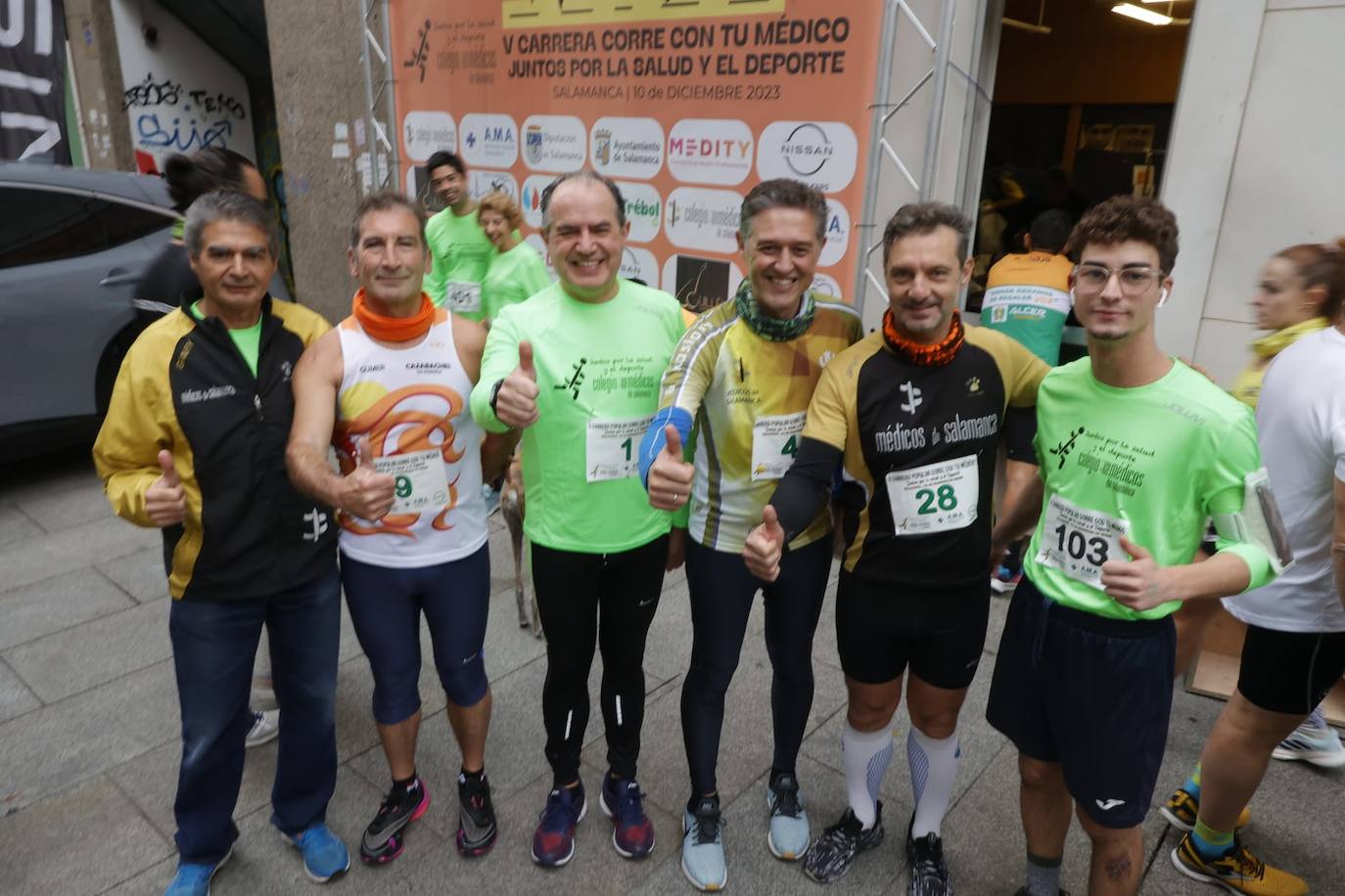 Ambientazo en las calles con la V Carrera Popular &#039;Corre con tu médico&#039;