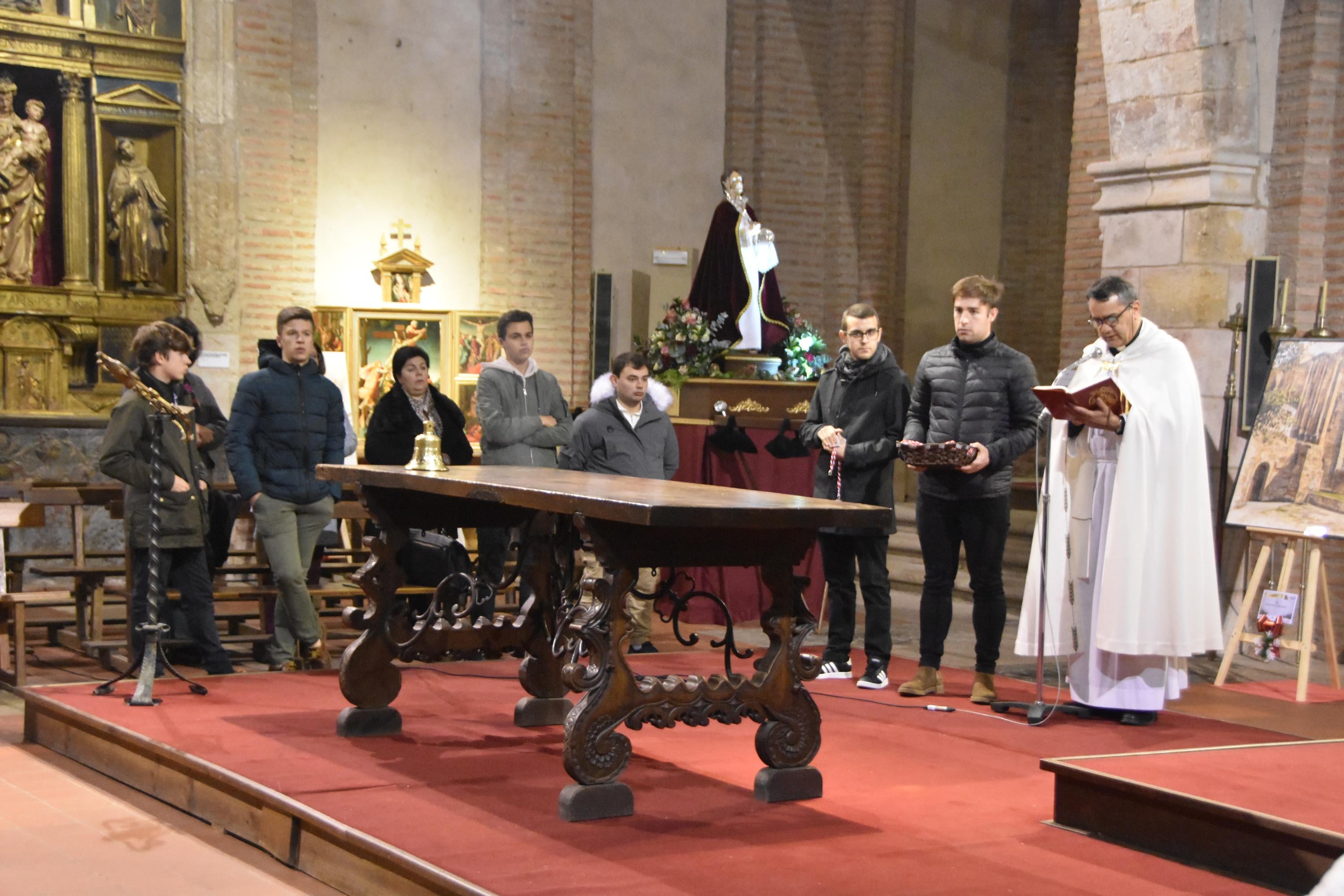 Día histórico en Alba con la primera salida de Santa Lucía a la calle