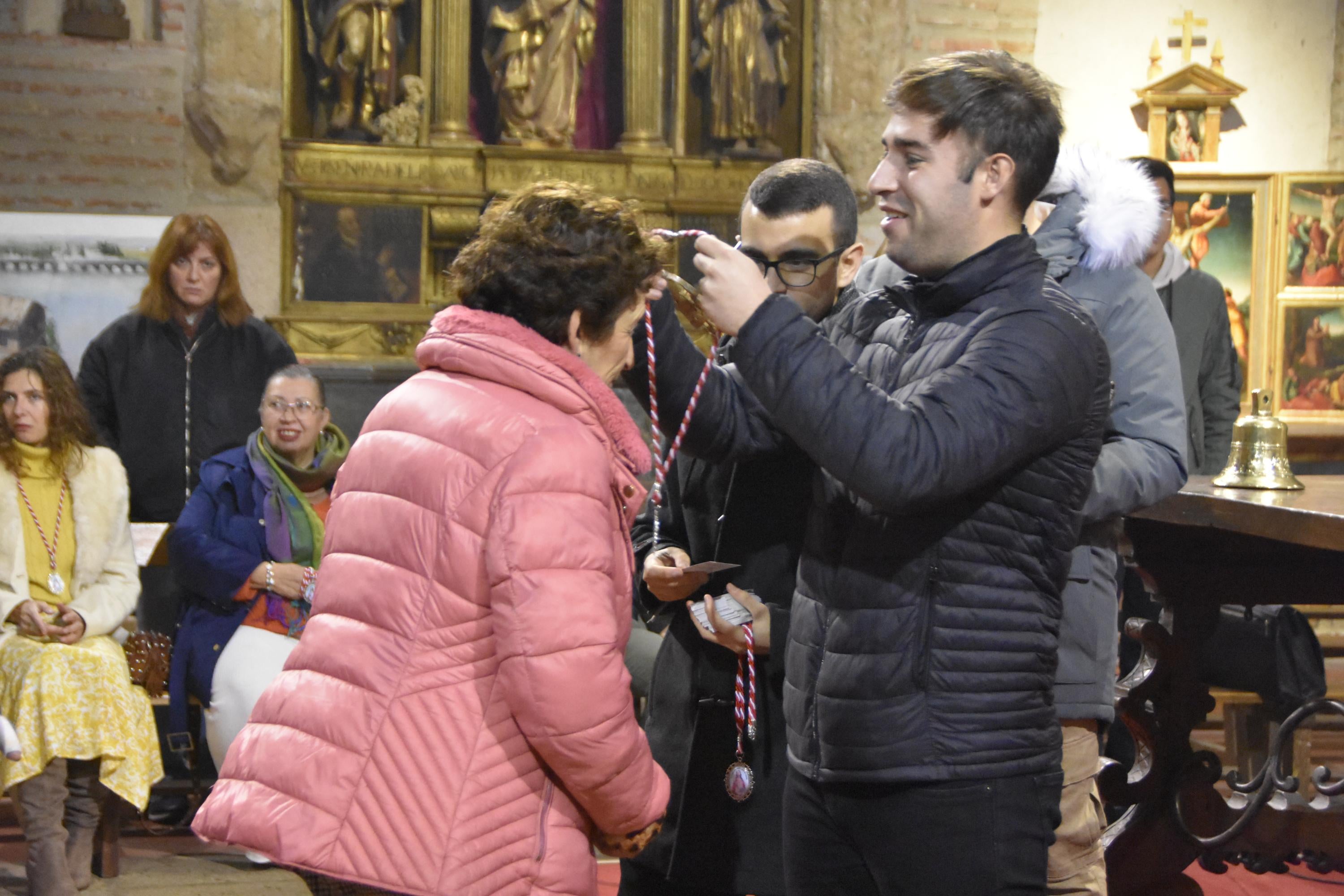 Día histórico en Alba con la primera salida de Santa Lucía a la calle