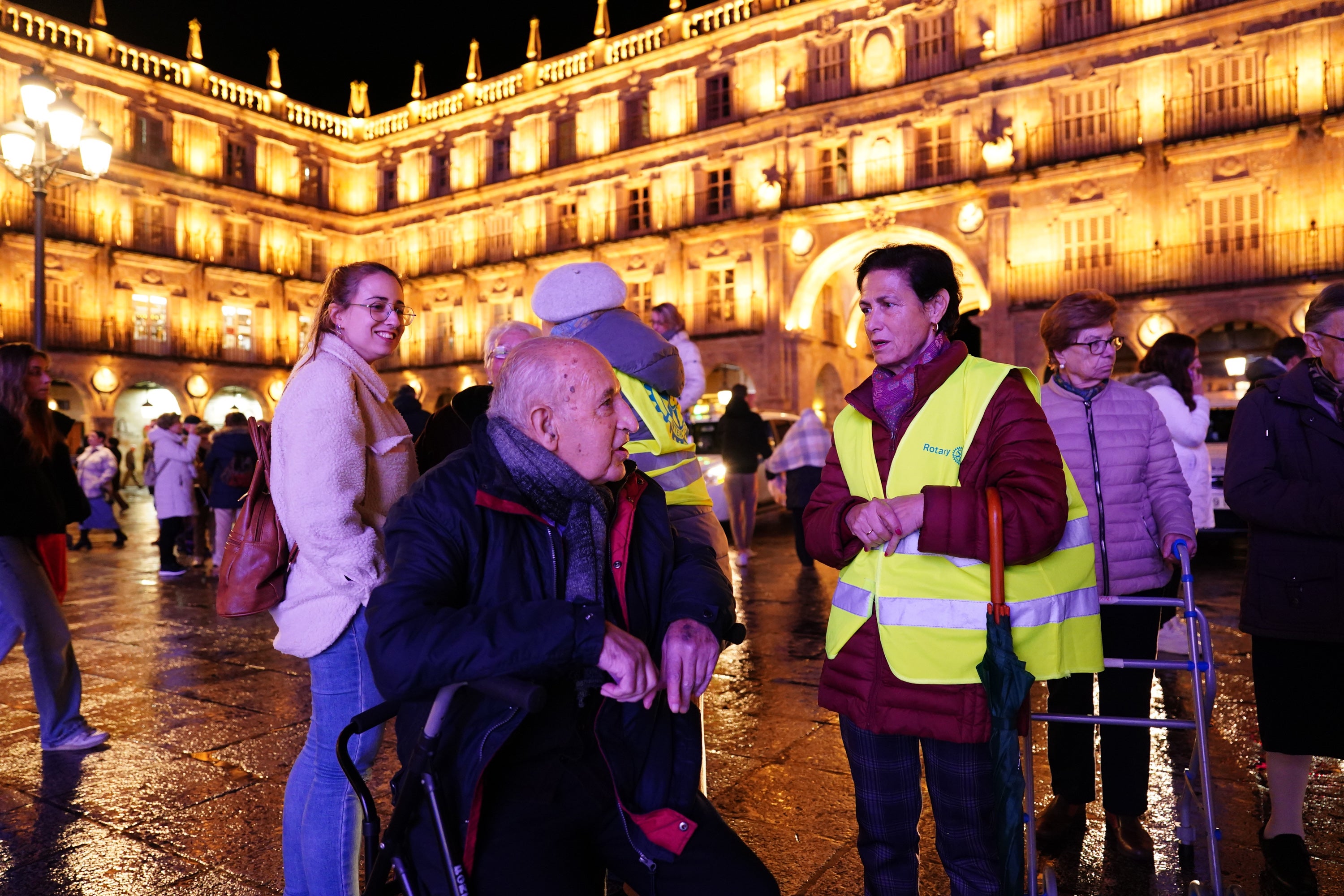 El regalo navideño de los taxistas para que los mayores disfruten de las luces