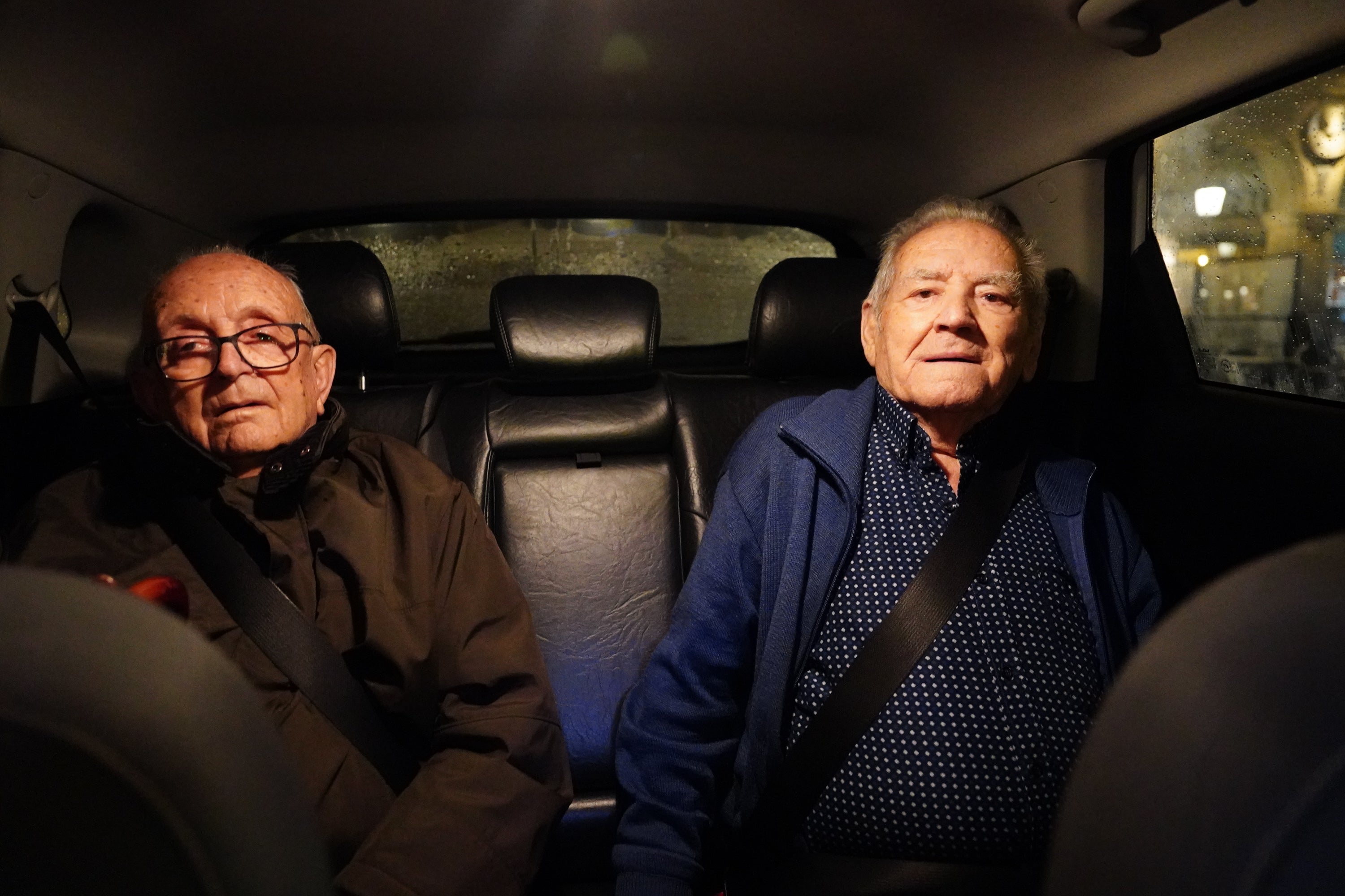 El regalo navideño de los taxistas para que los mayores disfruten de las luces