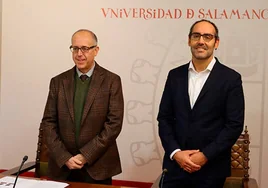El vicerrector de Investigación y Transferencia, José Miguel Mateos Roco y Carlos Dionisio Pérez-Blanco, del Departamento de Economía e Historia Económica.