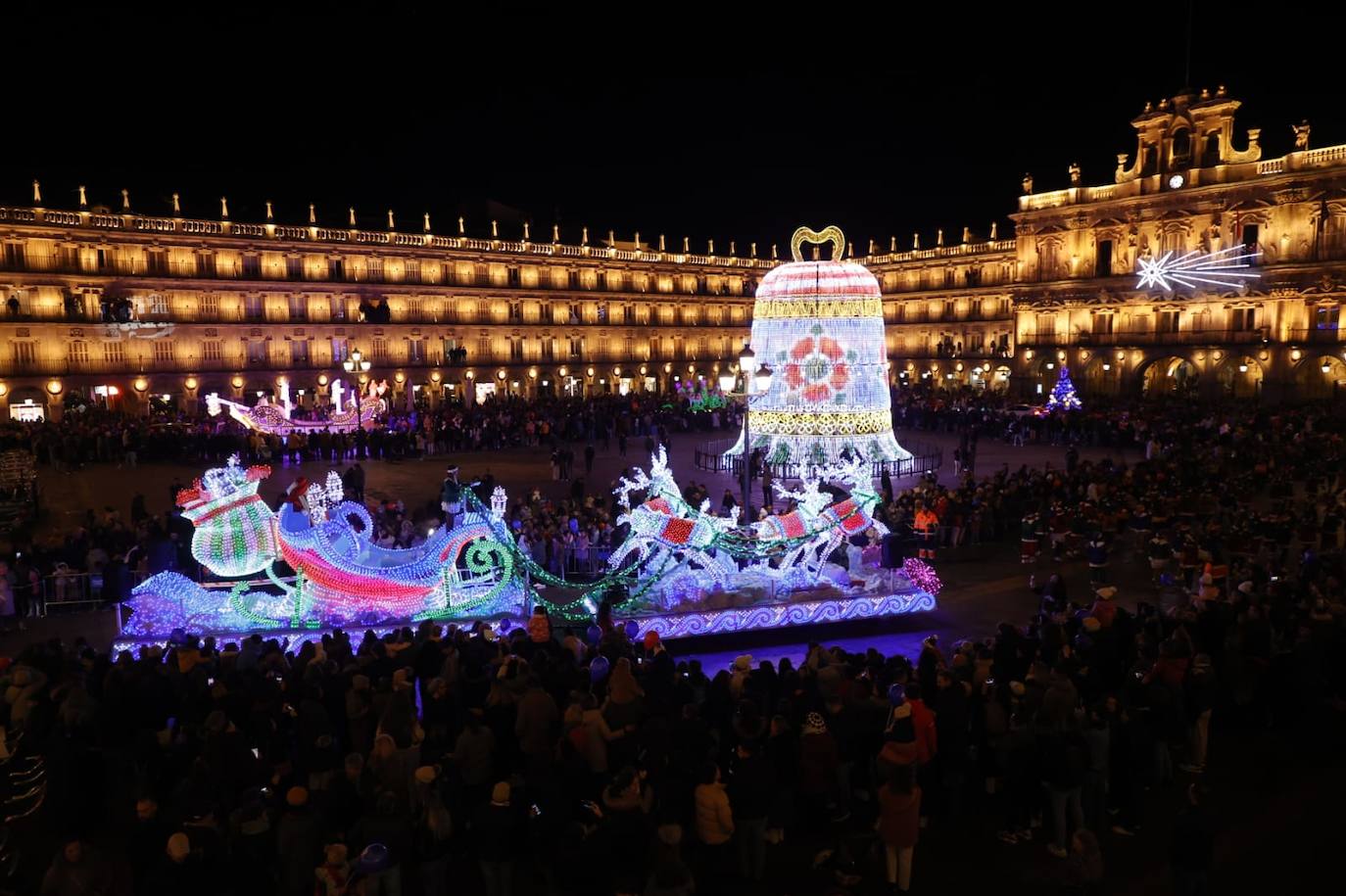25.000 asistentes acudieron a ver la espectacular Cabalgata de Papá Noel