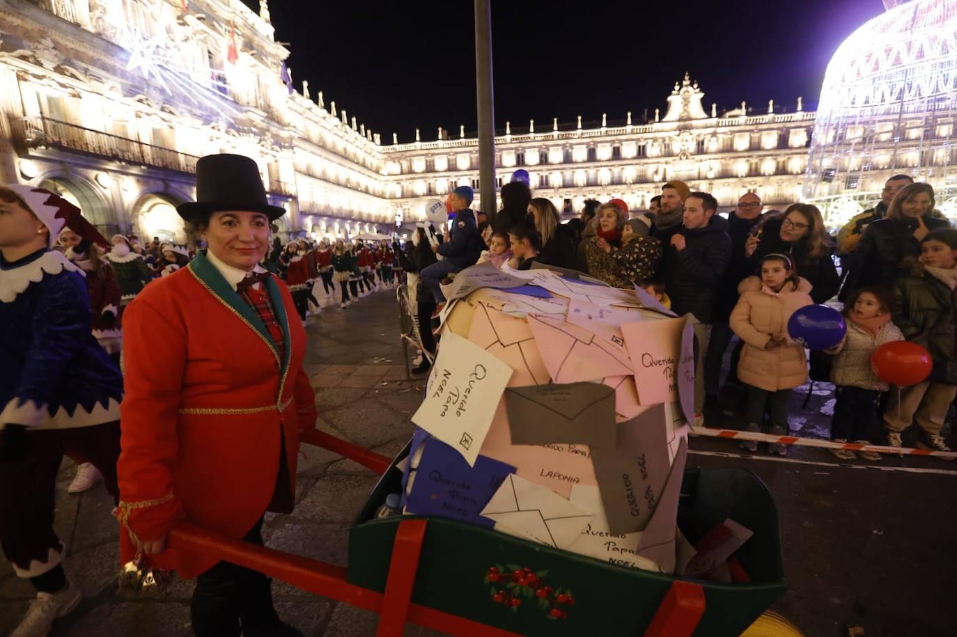 25.000 asistentes acudieron a ver la espectacular Cabalgata de Papá Noel