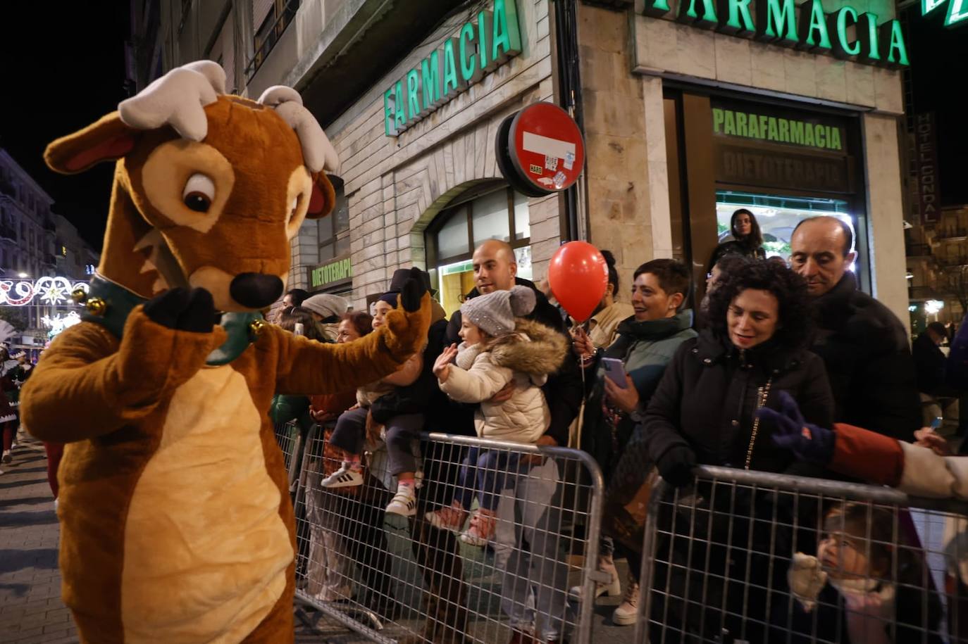25.000 asistentes acudieron a ver la espectacular Cabalgata de Papá Noel