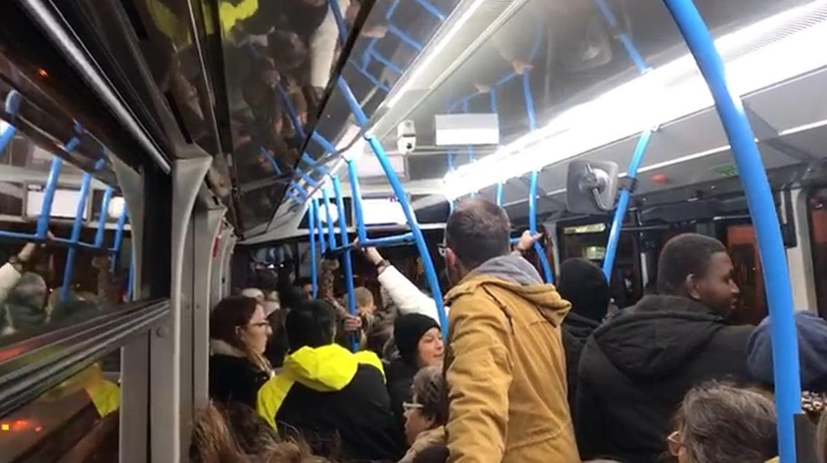 Buses a reventar en Salamanca por la Cabalgata de Papá Noel