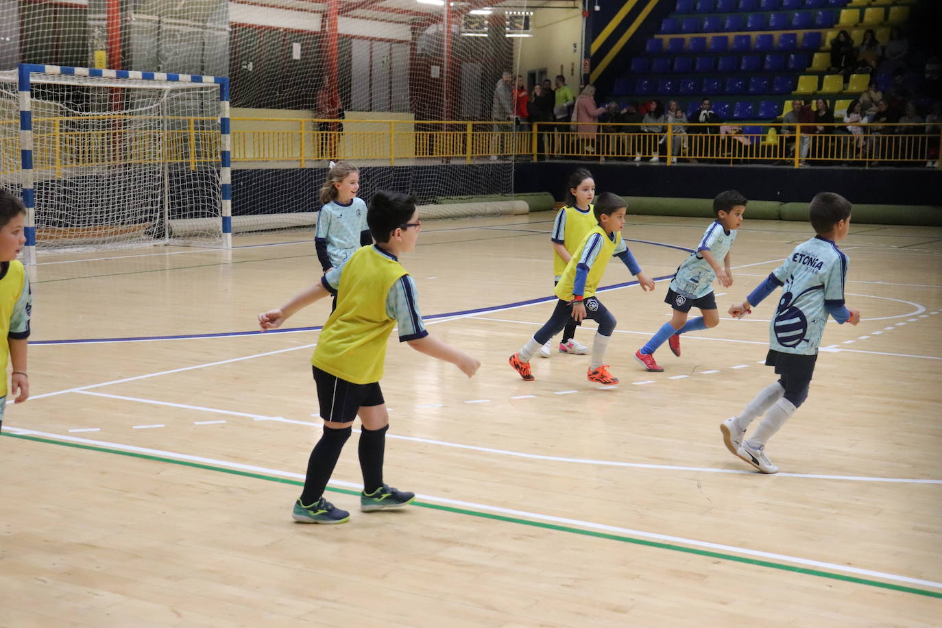 Béjar se vuelca con la gala deportivo-benéfica: 1.500 kilos de alimentos, productos de higiene y limpieza