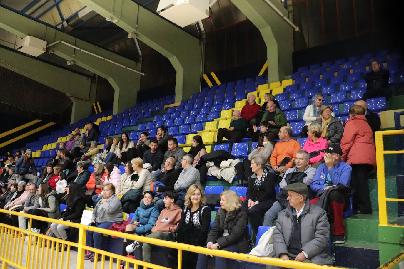 Béjar se vuelca con la gala deportivo-benéfica: 1.500 kilos de alimentos, productos de higiene y limpieza