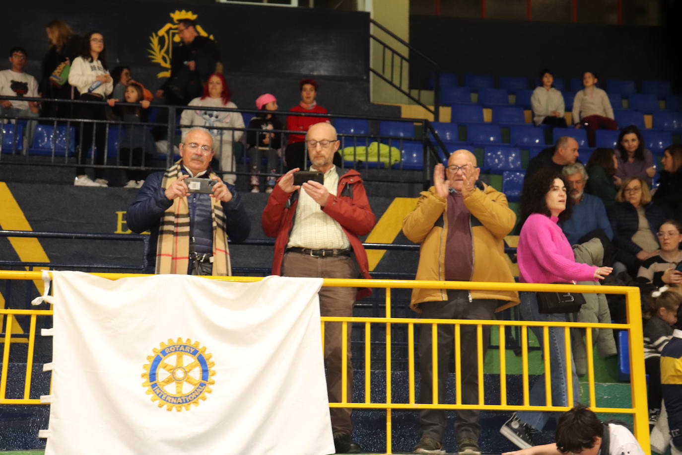 Béjar se vuelca con la gala deportivo-benéfica: 1.500 kilos de alimentos, productos de higiene y limpieza