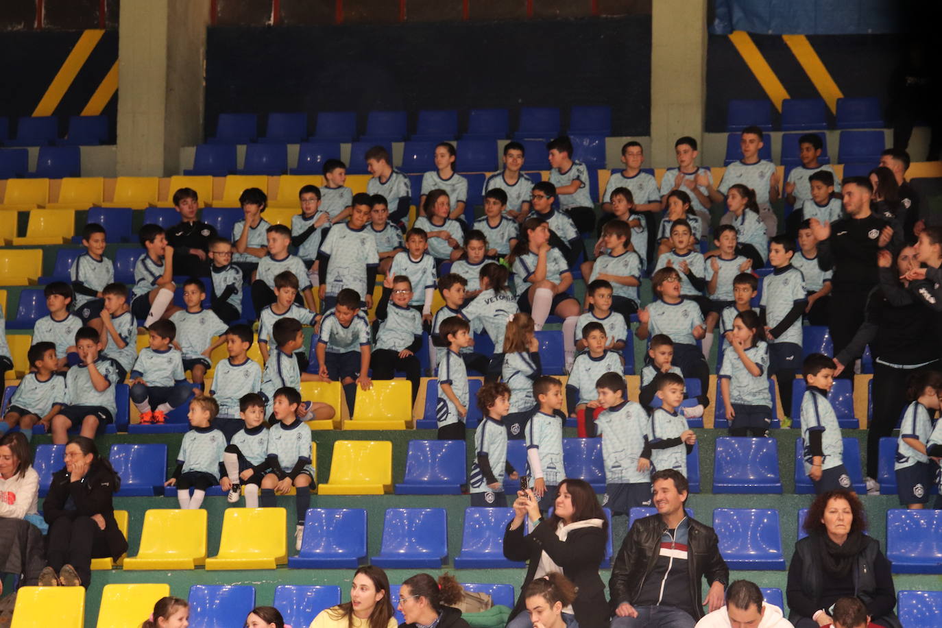 Béjar se vuelca con la gala deportivo-benéfica: 1.500 kilos de alimentos, productos de higiene y limpieza