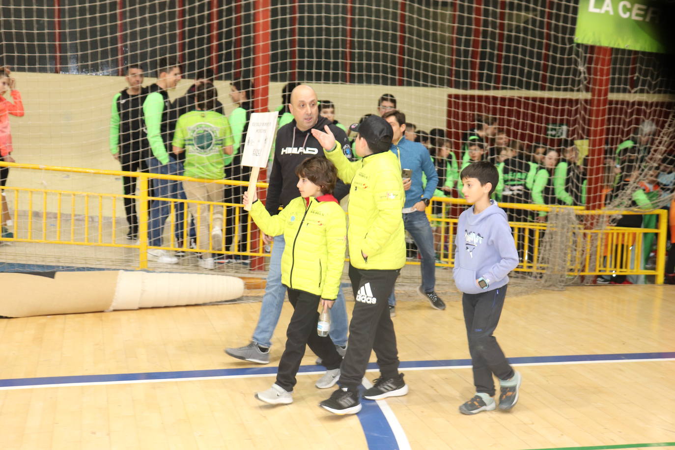 Béjar se vuelca con la gala deportivo-benéfica: 1.500 kilos de alimentos, productos de higiene y limpieza