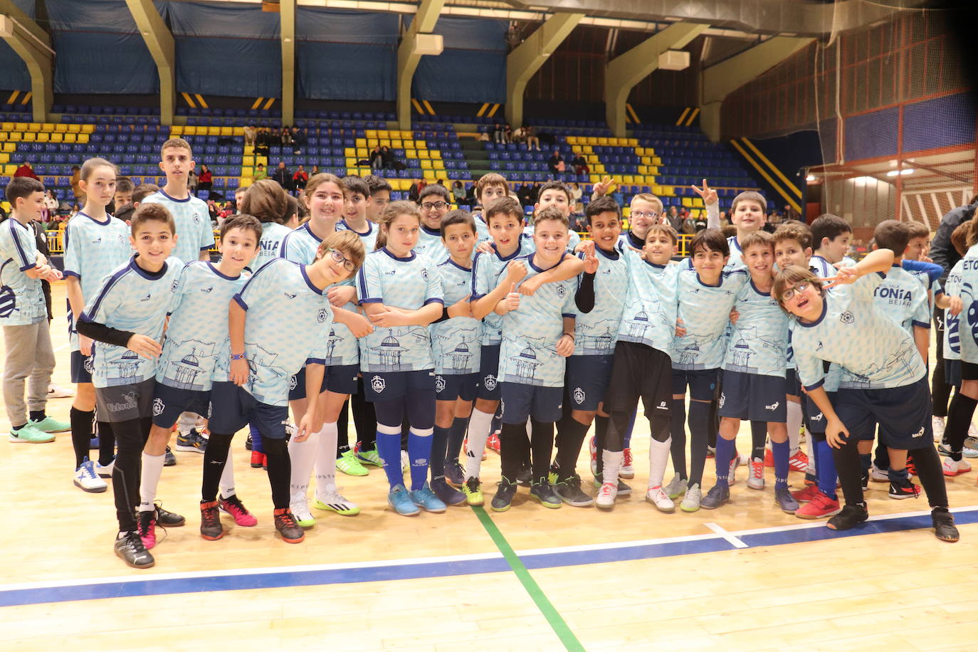 Béjar se vuelca con la gala deportivo-benéfica: 1.500 kilos de alimentos, productos de higiene y limpieza