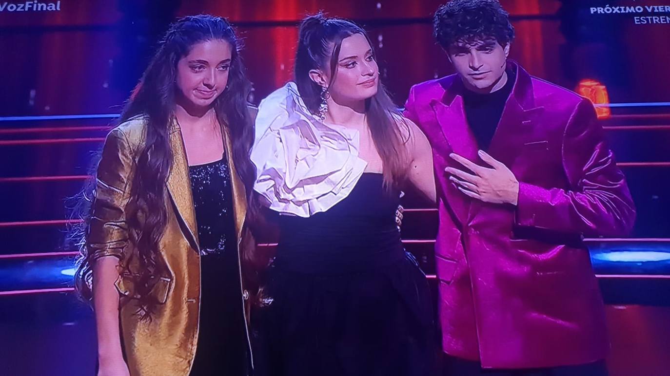 Nereida Sanchón (1º izq.), en el trío finalista, en su última gala en 'La Voz'.