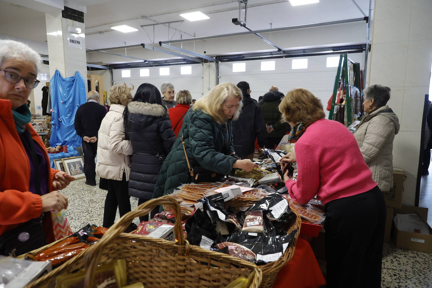 El Mercadillo de los Pobres, fiel a su cita con la solidaridad