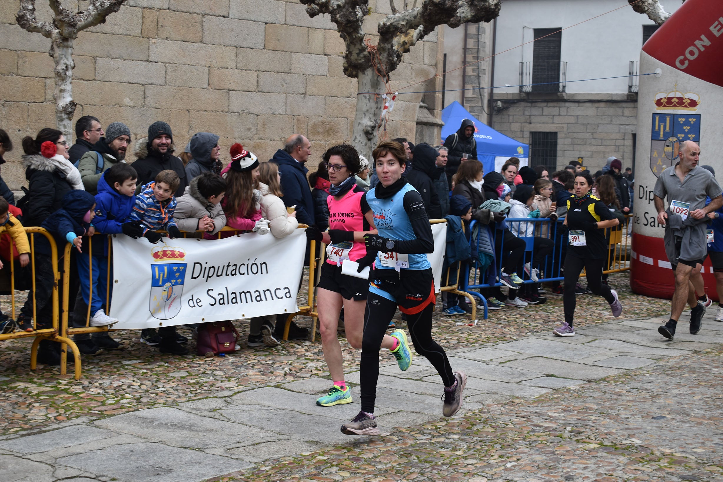 Yanis Sánchez y Andrea Jaén ganan la Carrera del Turrón de la Diputación en Ledesma