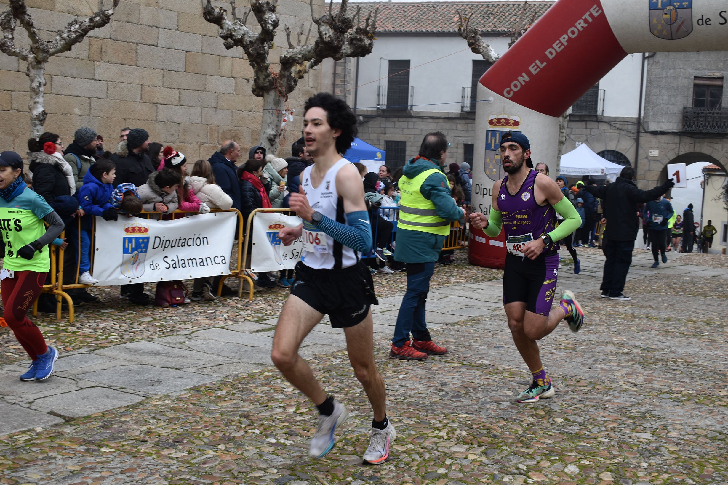 Yanis Sánchez y Andrea Jaén ganan la Carrera del Turrón de la Diputación en Ledesma