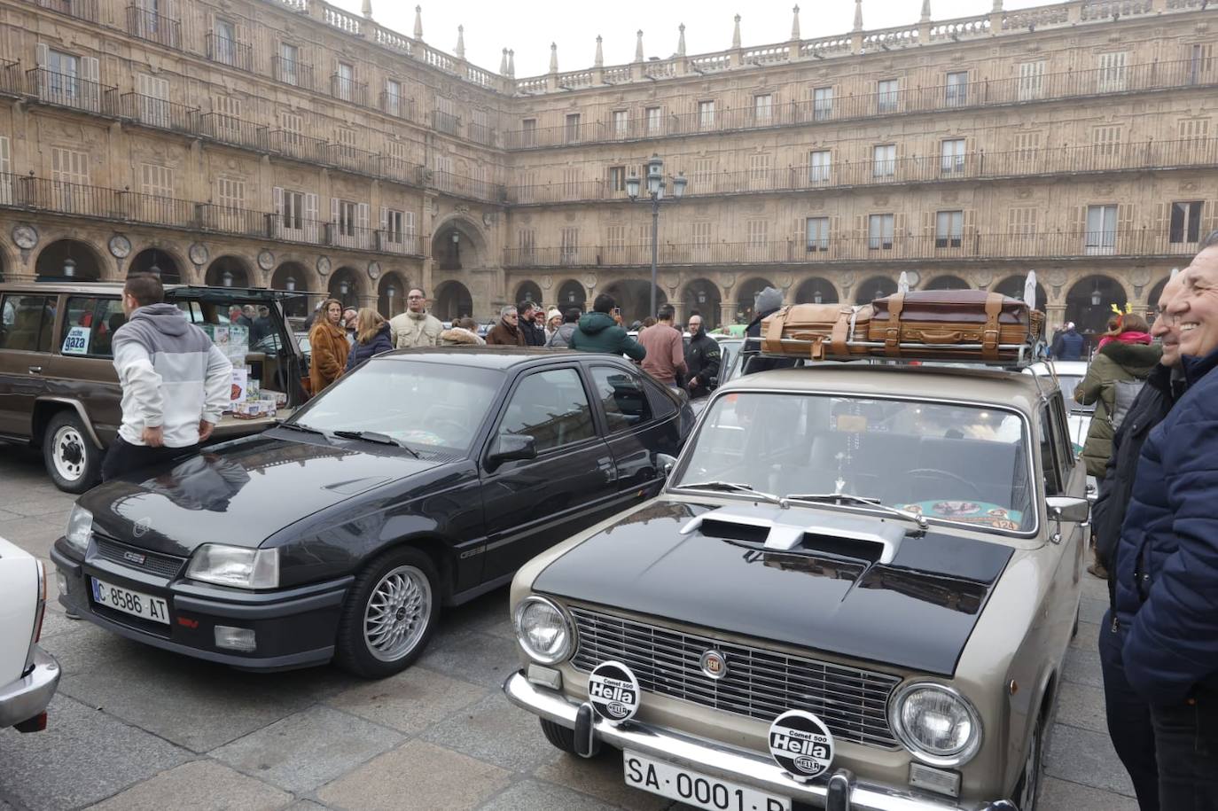 Gran exhibición automovilística y cargada de solidaridad en el Día del Guardia Urbano