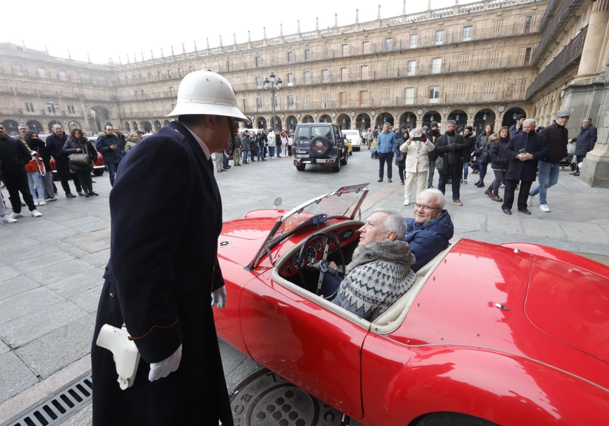 Gran exhibición automovilística y cargada de solidaridad en el Día del Guardia Urbano