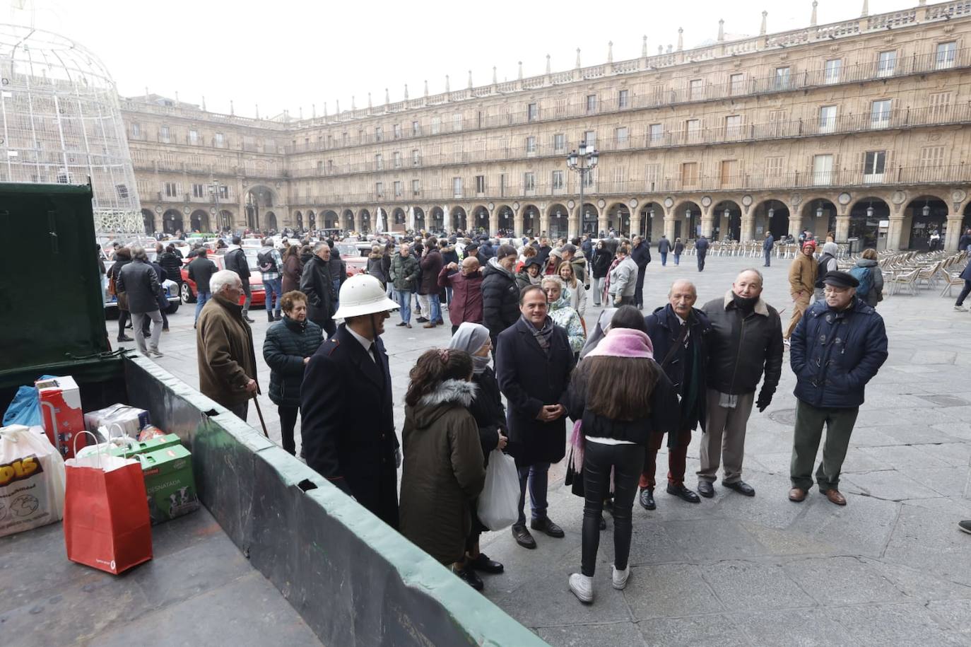 Gran exhibición automovilística y cargada de solidaridad en el Día del Guardia Urbano