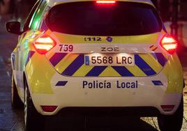 La Policía Local se acercó hasta el lugar del siniestro.