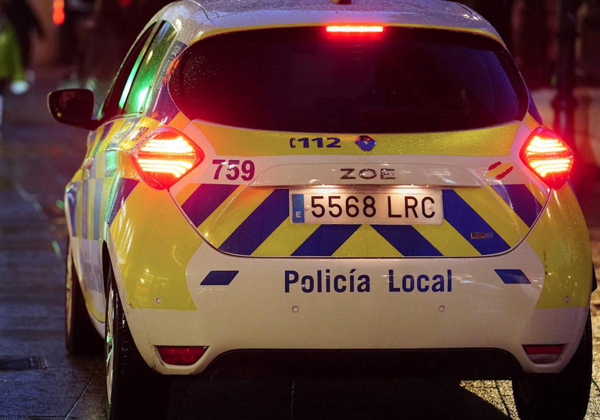 La Policía Local se acercó hasta el lugar del siniestro.