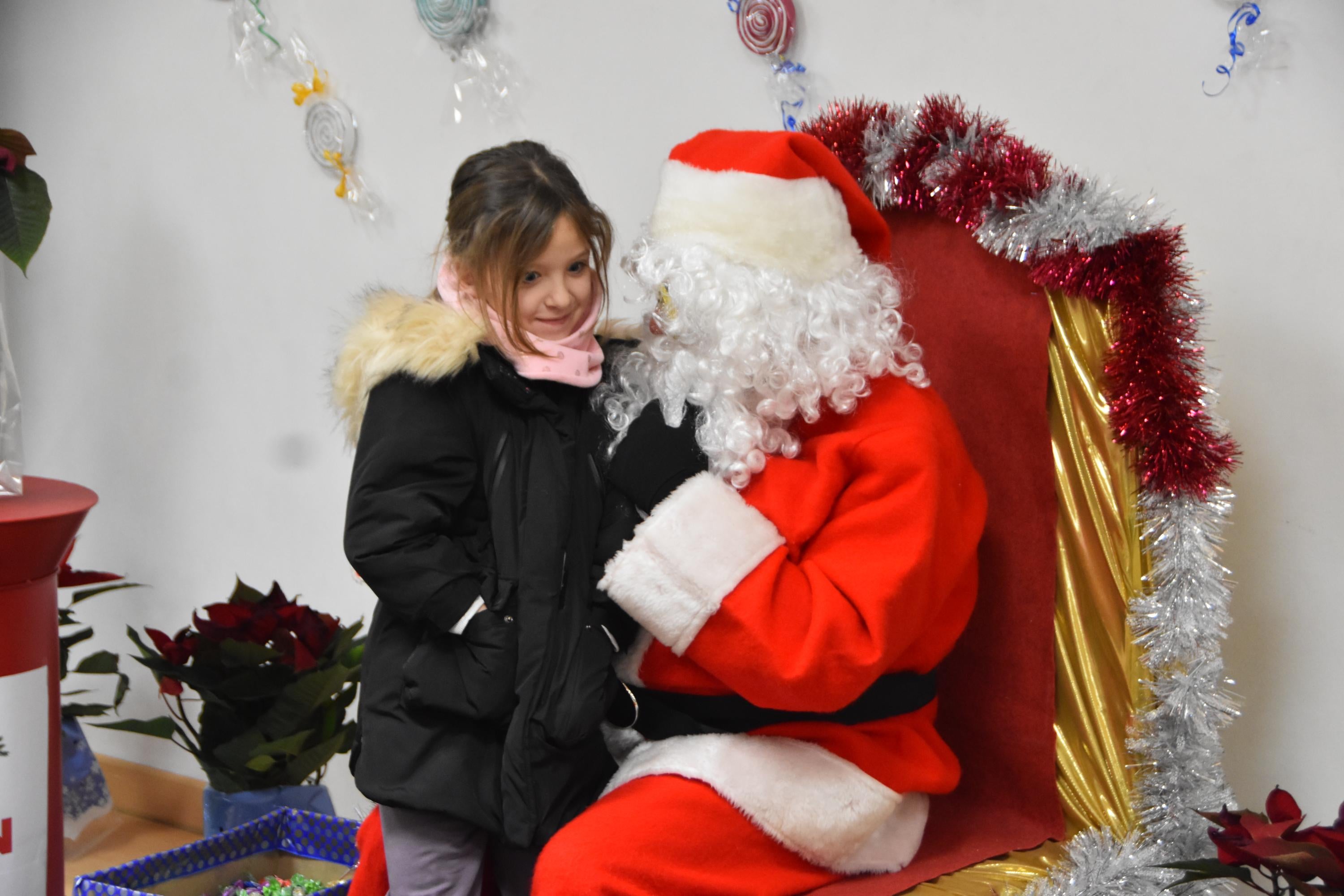 Hinchables y visita de Papá Noel para los niños de Villamayor