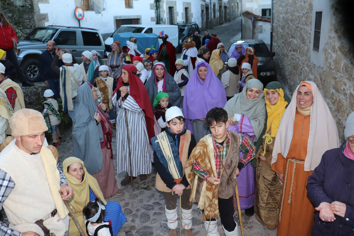 La Cuesta de la Romana de Candelario alumbra el nacimiento del Niño Jesús
